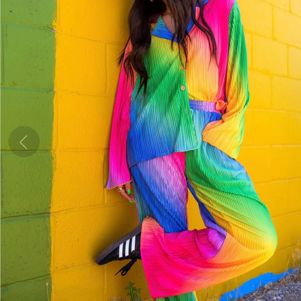 Dressed in LALA 
Long Sleeve Plissé Set in Prismatic Rainbow  
*NEW WITH TAGS* 🌈